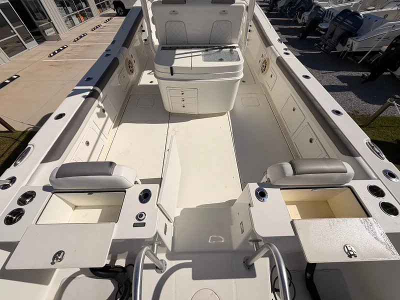 Slide: The Image of World Cat 320 CC 2019 - 8