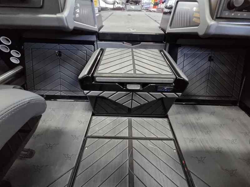 Slide: The Image of Vexus Boats DVX20s 2026 - 25