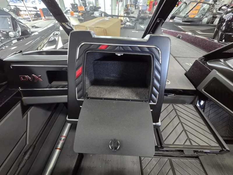 Slide: The Image of Vexus Boats DVX20s 2026 - 28