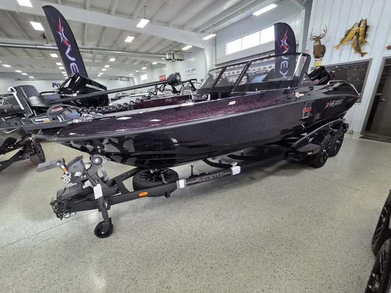 Slide: The Image of Vexus Boats DVX20s 2026 - 3