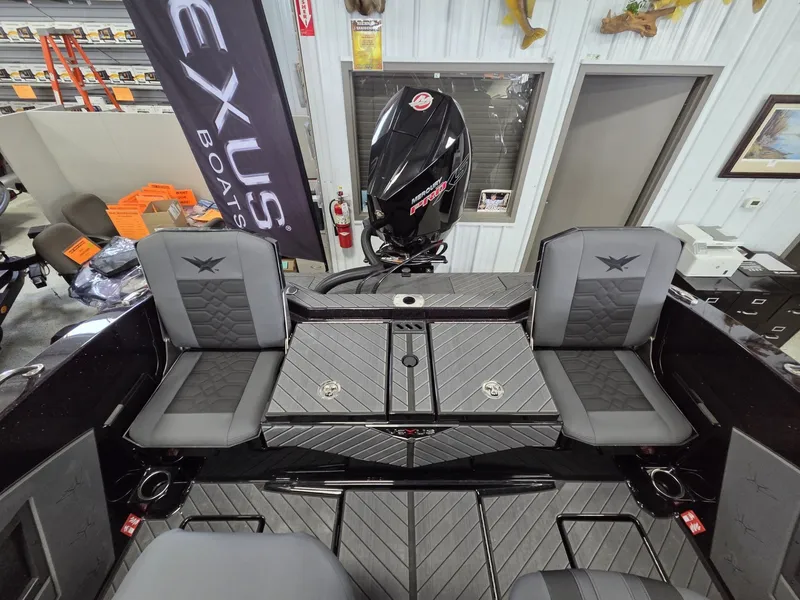 Slide: The Image of Vexus Boats DVX20s 2026 - 35