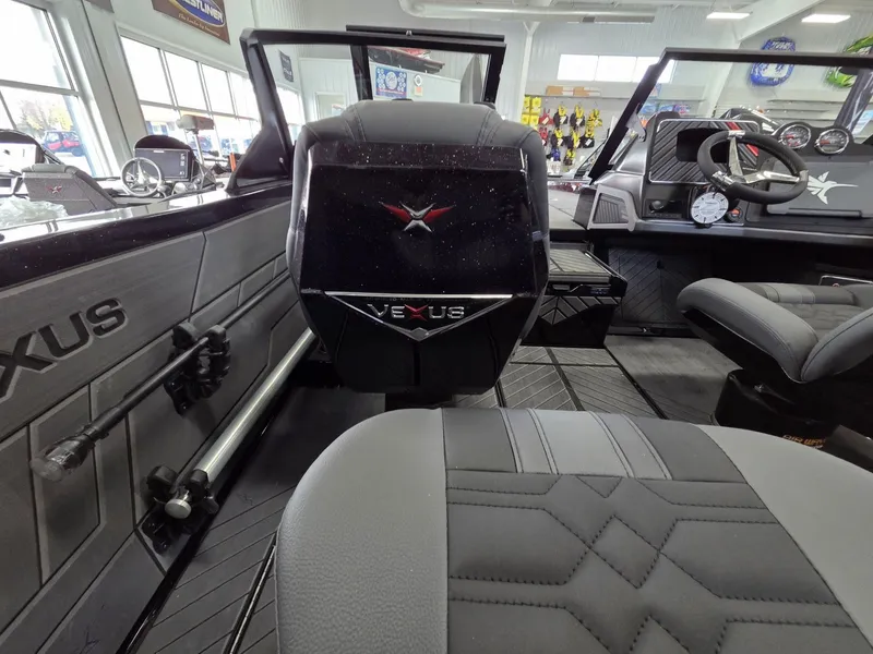 Slide: The Image of Vexus Boats DVX20s 2026 - 38