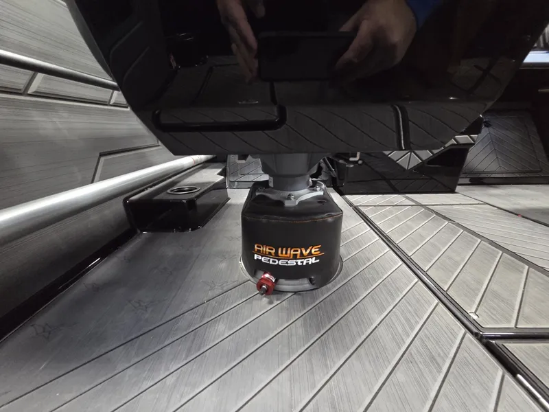 Slide: The Image of Vexus Boats DVX20s 2026 - 40