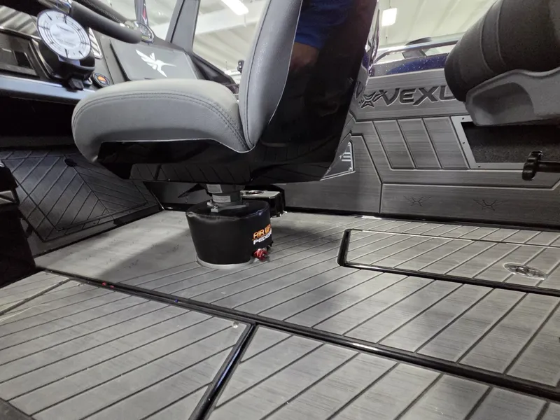 Slide: The Image of Vexus Boats DVX20s 2026 - 41