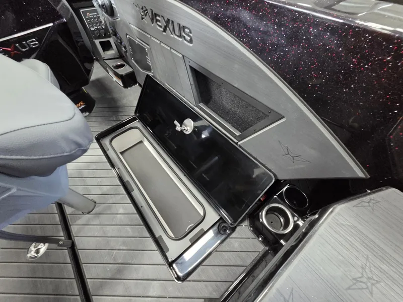 Slide: The Image of Vexus Boats DVX20s 2026 - 44