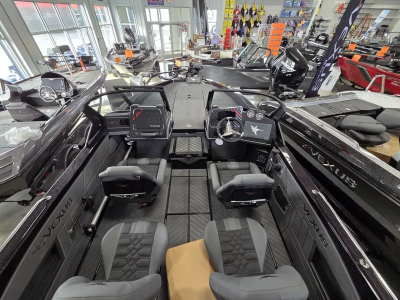 Slide: The Image of Vexus Boats DVX20s 2026 - 46