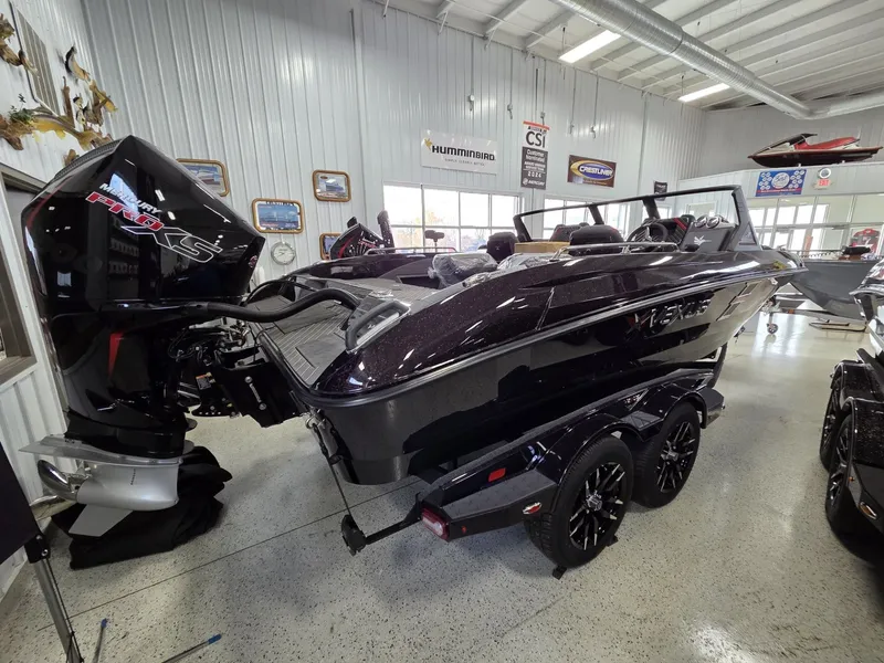 Slide: The Image of Vexus Boats DVX20s 2026 - 6