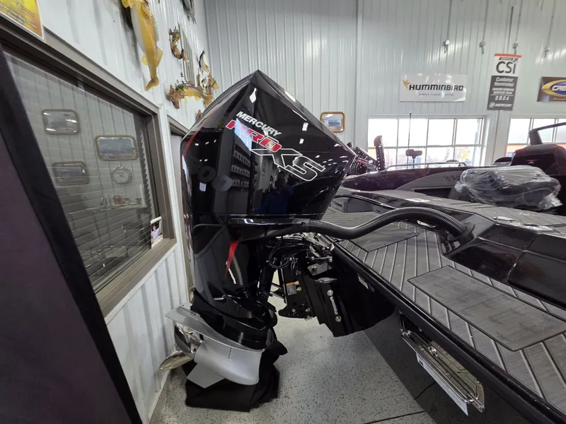 Slide: The Image of Vexus Boats DVX20s 2026 - 7