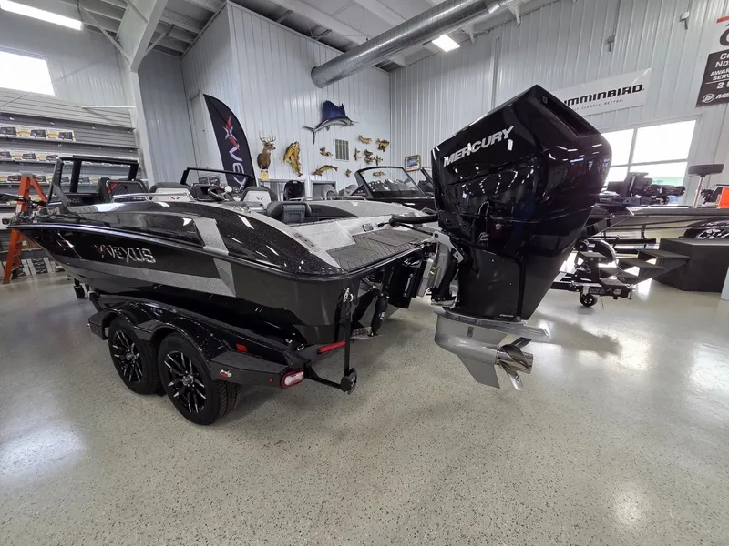 Slide: The Image of Vexus Boats DVX22s 2026 - 2