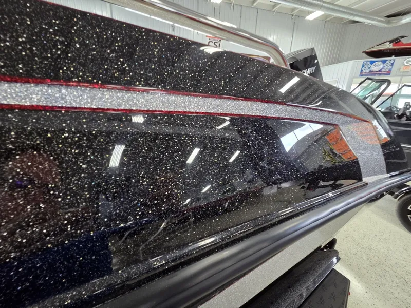 Slide: The Image of Vexus Boats DVX22s 2026 - 6