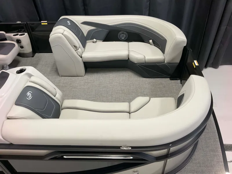 Slide: The Image of Barletta Cabrio 22 QC 2026 - 11