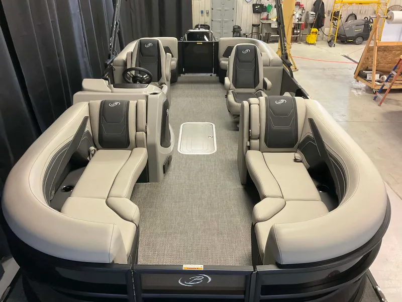 Slide: The Image of Barletta Cabrio 22 QC 2026 - 10