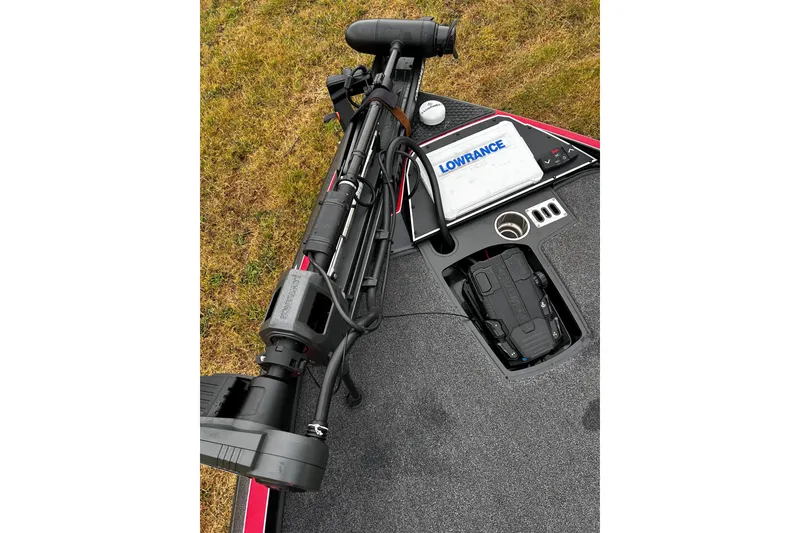 Slide: The Image of 2023 Ranger Z520R boat deck with Lowrance electronics and trolling motor. - 14
