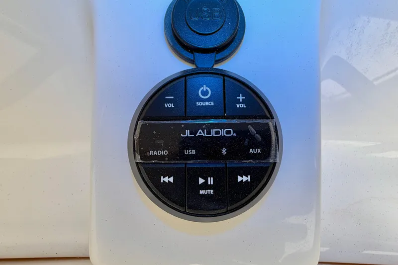 Slide: The Image of JL Audio control on Pursuit DC 326 Dual Console 2026. - 31