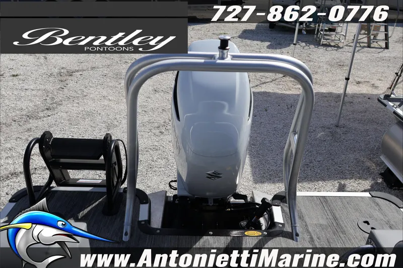 Slide: The Image of 2026 Bentley Pontoons Elite 253 Admiral with Suzuki engine, displayed at Antonietti Marine. - 9