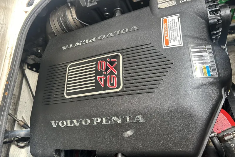 Slide: The Image of Engine of 2004 Regal Commodore 2860 with Volvo Penta 4.3 GXi. - 20