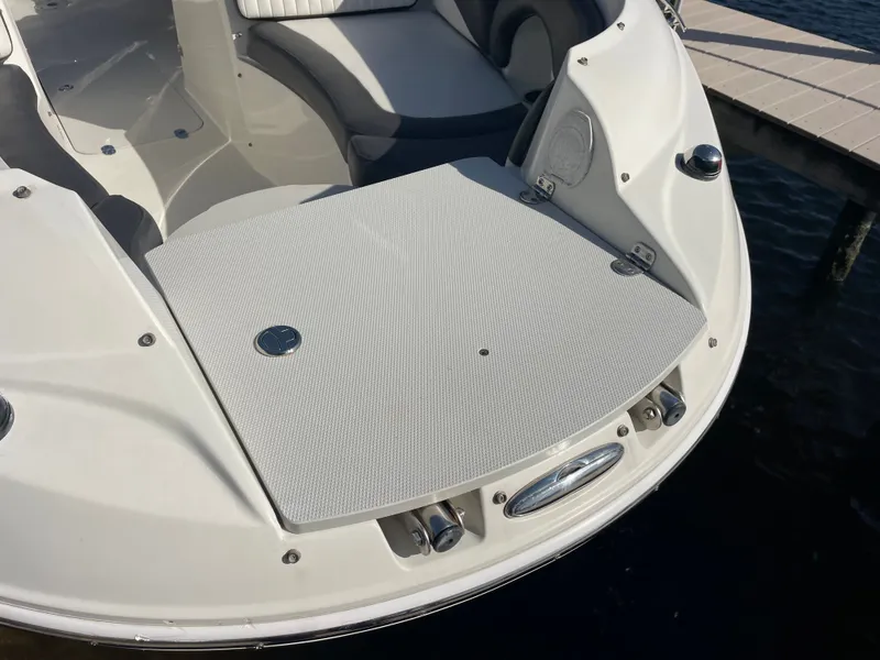 Slide: The Image of Stingray 214 LR 2018 - 14