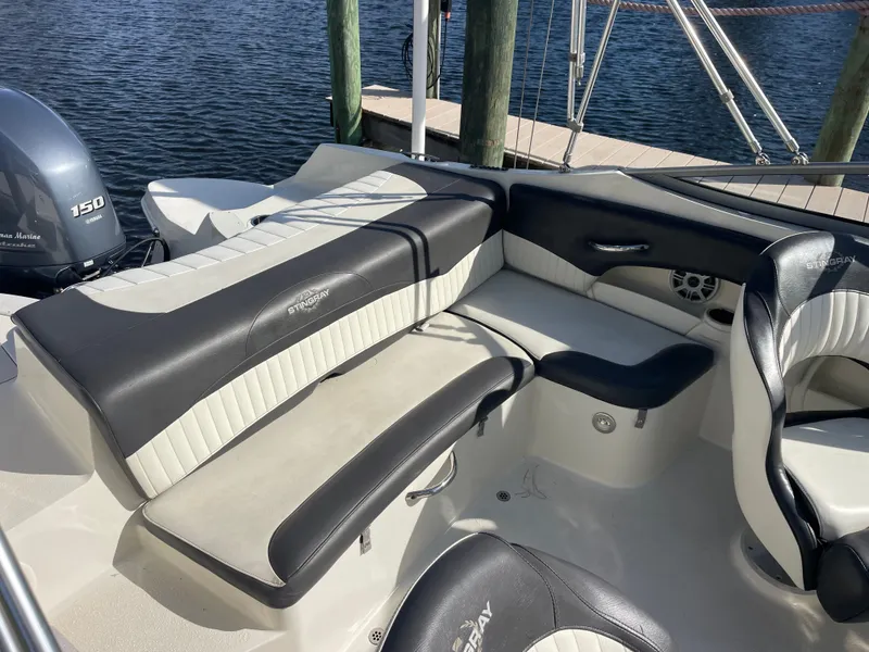 Slide: The Image of Stingray 214 LR 2018 - 18