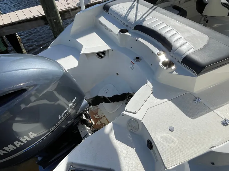 Slide: The Image of Stingray 214 LR 2018 - 22