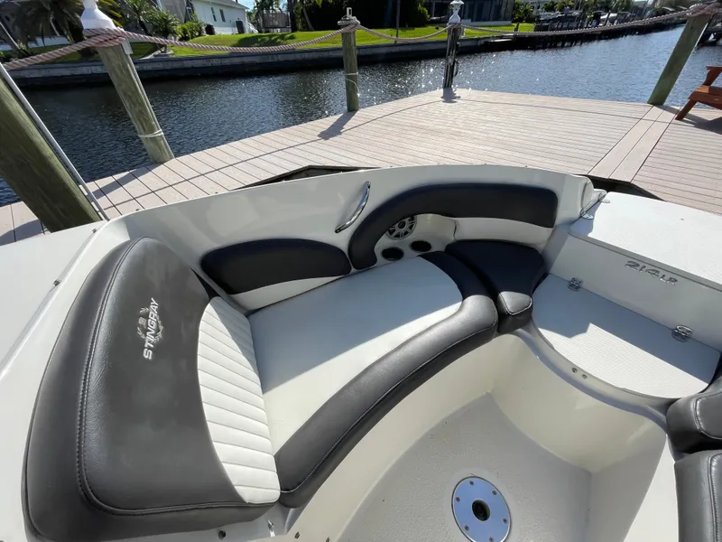 Slide: The Image of Stingray 214 LR 2018 - 30