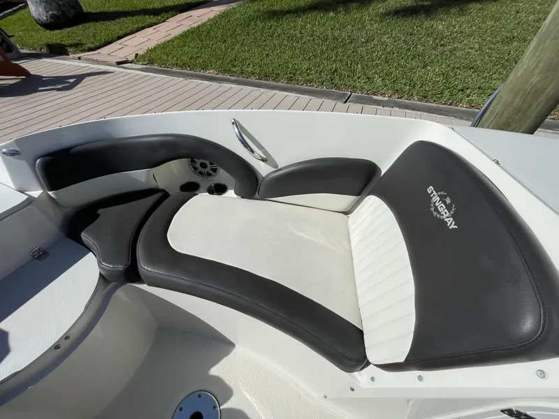 Slide: The Image of Stingray 214 LR 2018 - 31