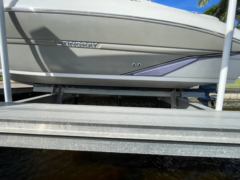 Slide: The Image of Stingray 214 LR 2018 - 4