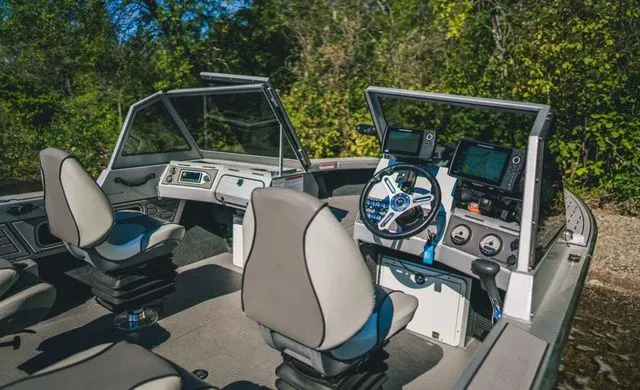 Slide: The Image of Kingfisher 2125 Arrow Sport 2026 - 3