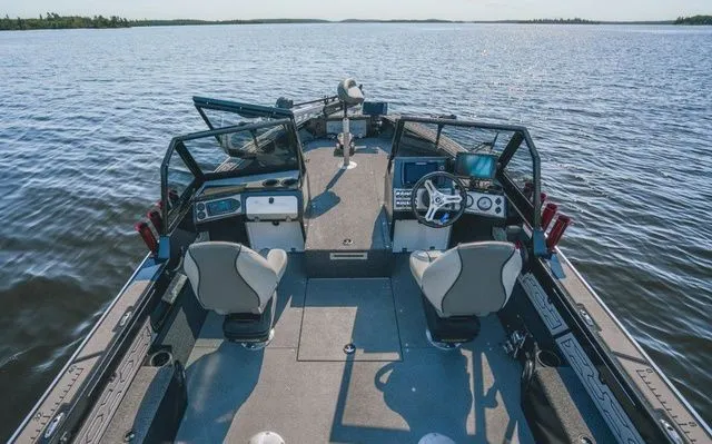 Slide: The Image of Kingfisher Arrow Sport 1925 2026 - 7