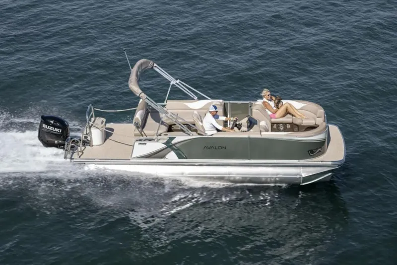 Slide: The Image of 2026 Avalon LSZ Cruise Rear Bench sales order with detailed features and specifications. - 6