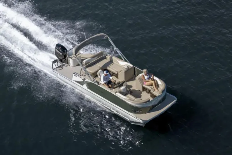 Slide: The Image of Invoice listing Avalon LSZ Cruise Rear Bench 2026 model with various upgrades and accessories. - 7