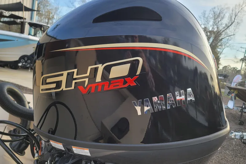 Slide: The Image of Yamaha SHO VMAX engine on G3 Bay 19 GX, 2026 model, outdoor display. - 16