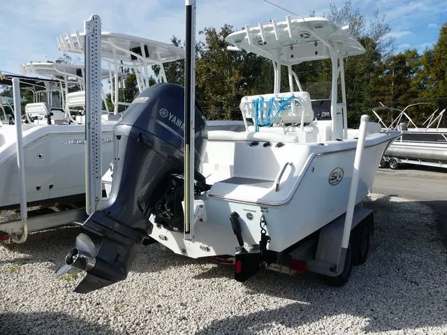 Slide: The Image of Sea Hunt Ultra 225 2016 - 4