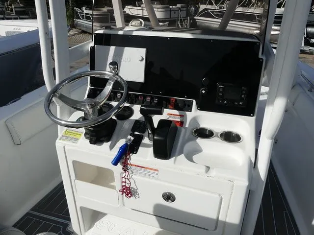 Slide: The Image of Sea Hunt Ultra 225 2016 - 7