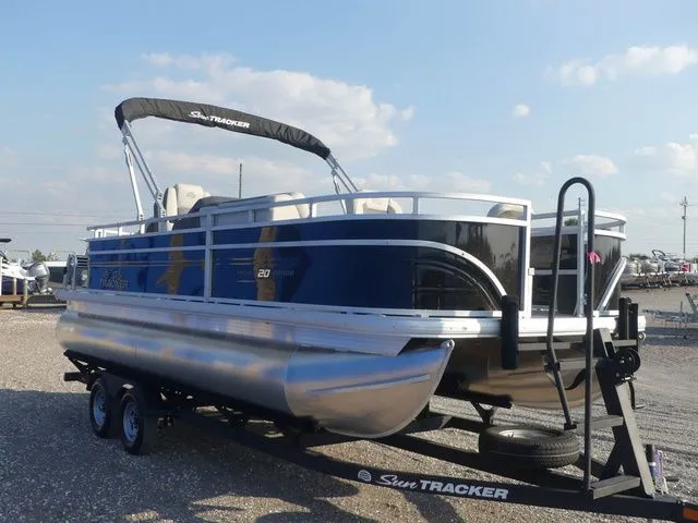 Slide: The Image of Sun Tracker Fishin' Barge 20 DLX 2026 - 3