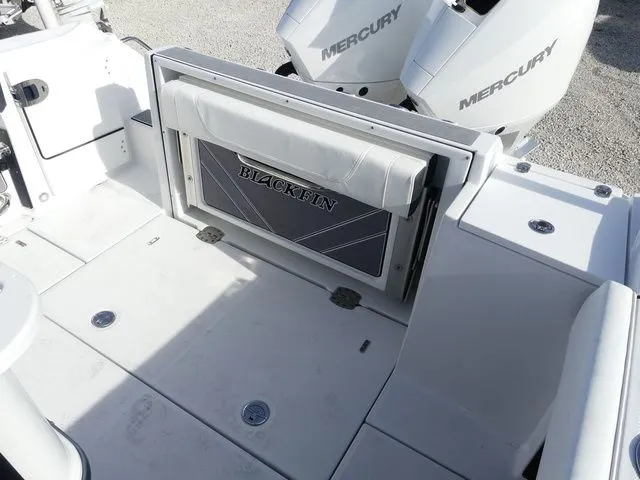 Slide: The Image of Blackfin 252 CC 2023 - 14