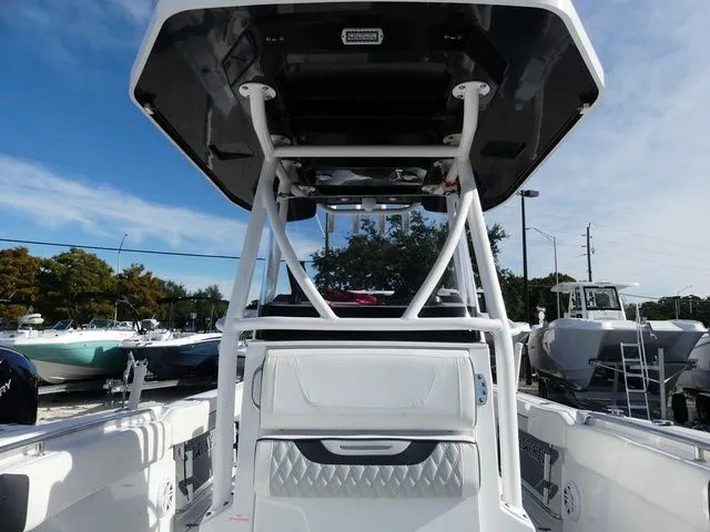 Slide: The Image of Blackfin 252 CC 2023 - 19