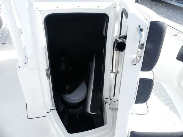 Slide: The Image of Blackfin 252 CC 2023 - 21