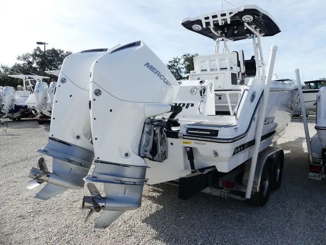 Slide: The Image of Blackfin 252 CC 2023 - 5