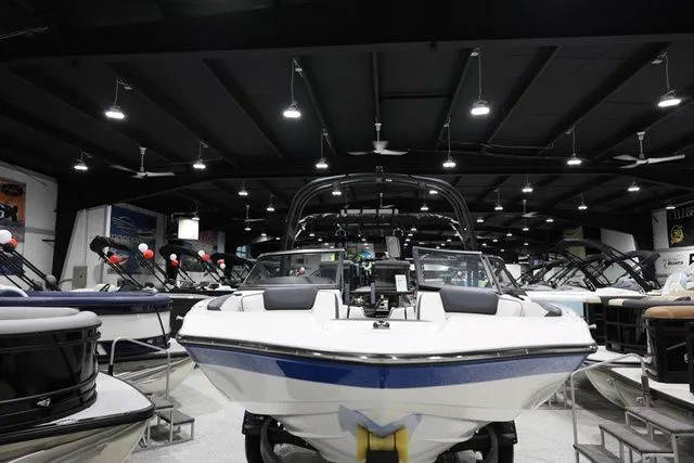 Slide: The Image of Yamaha AR 195 BOTH COLORS AVAILABLE 2026 - 11