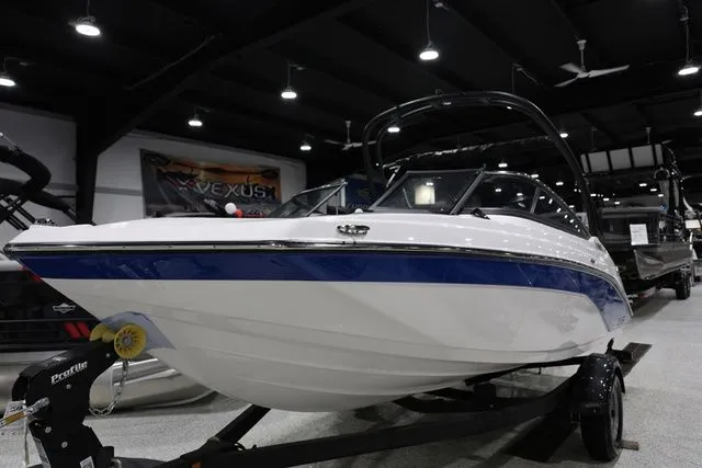 Slide: The Image of Yamaha AR 195 BOTH COLORS AVAILABLE 2026 - 12