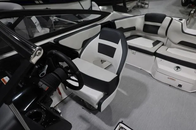 Slide: The Image of Yamaha AR 195 BOTH COLORS AVAILABLE 2026 - 17