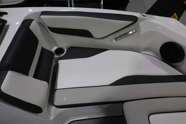 Slide: The Image of Yamaha AR 195 BOTH COLORS AVAILABLE 2026 - 20