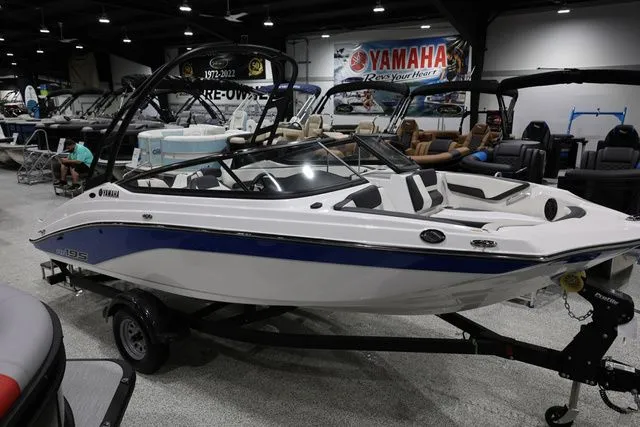 Slide: The Image of Yamaha AR 195 BOTH COLORS AVAILABLE 2026 - 7