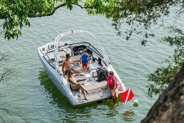 Slide: The Image of Yamaha 195 S BOTH COLOR AVAILABLE 2026 - 7