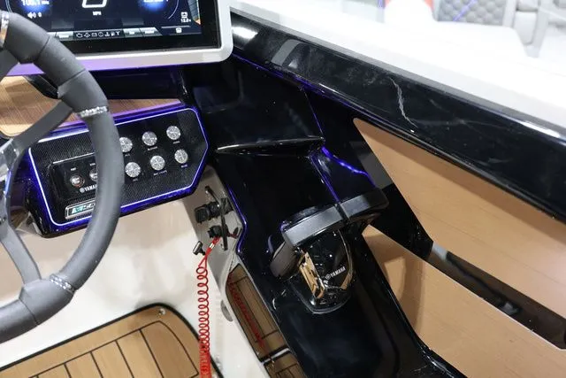 Slide: The Image of Yamaha 222 SE BOTH COLORS AVAILABLE 2026 - 19