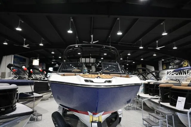 Slide: The Image of Yamaha 222 SE BOTH COLORS AVAILABLE 2026 - 9