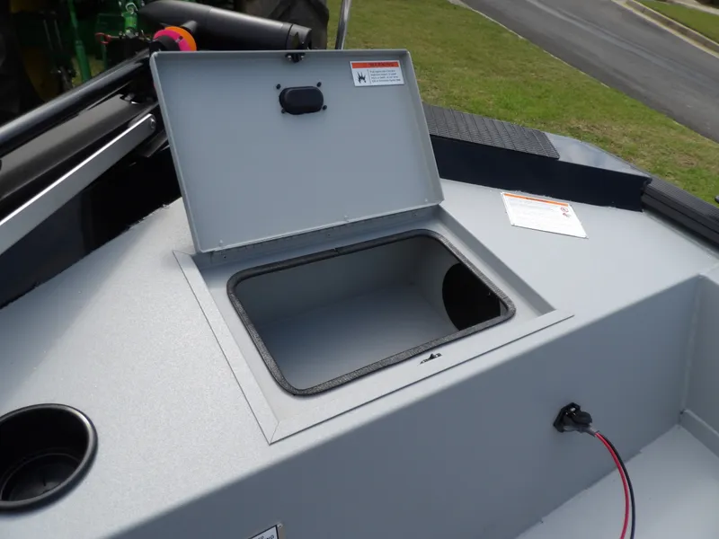 Slide: The Image of Crestliner C16OS OUTLOOK STICK STEER 2025 - 21
