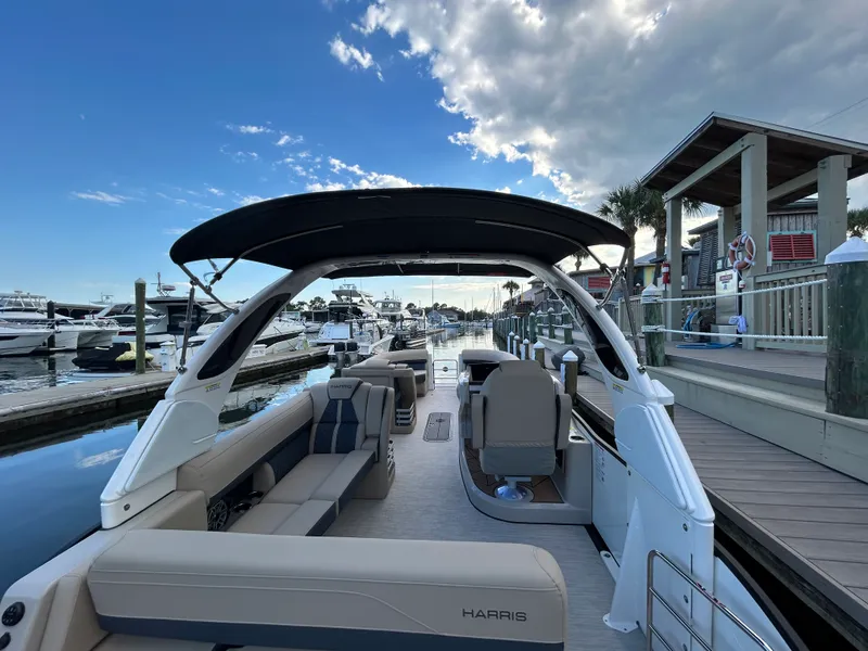 Slide: The Image of Harris Grand Mariner 250 2026 - 25
