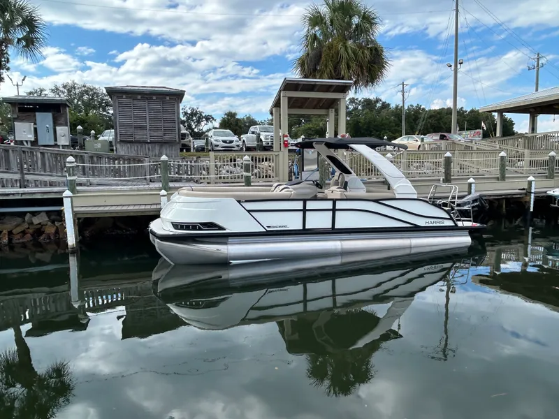 Slide: The Image of Harris Grand Mariner 250 2026 - 7