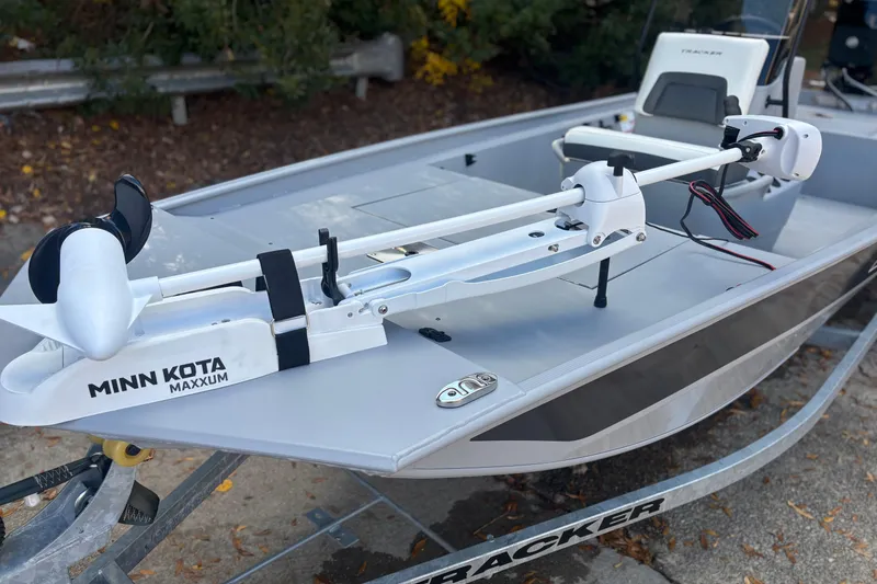 Slide: The Image of 2026 Tracker Bass Tracker Classic CC with Minn Kota Maxxum trolling motor. - 7